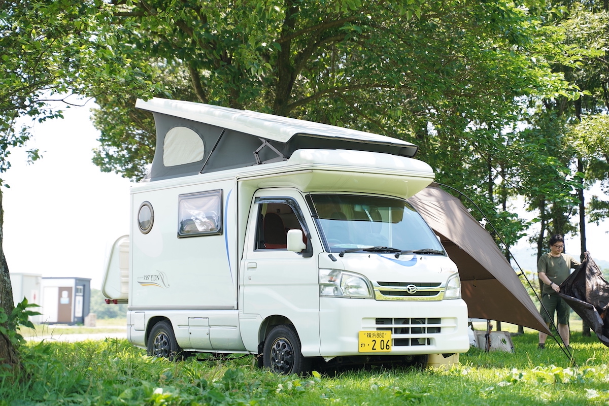 インディ727 横浜のキャンピングカーレンタル East Wood Camp